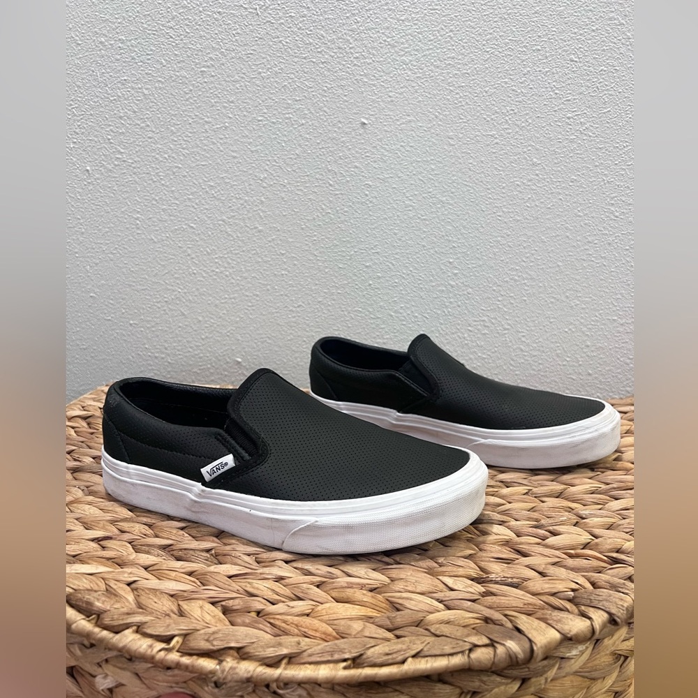 Vans Slip Ons | Black